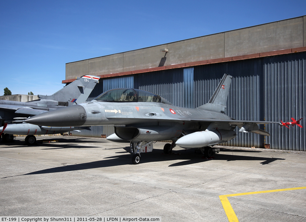 ET-199, 1986 Fokker F-16B Fighting Falcon C/N 6G-15, Used as a static aircraft during Rochefort Open Day 2011