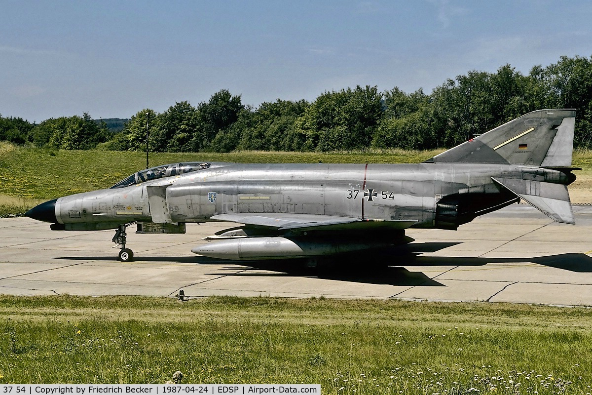 37 54, 1973 McDonnell Douglas F-4F Phantom II C/N 4481, taxying to the active