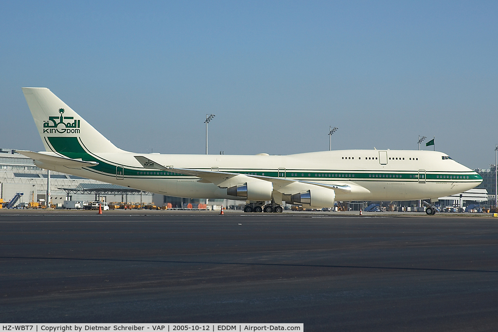 HZ-WBT7, 1992 Boeing 747-4J6 C/N 25880, Boeing 747-400