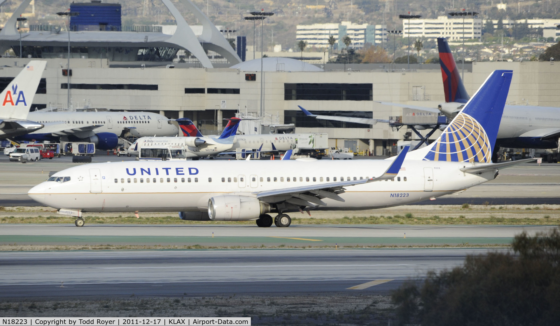 N18223, 1998 Boeing 737-824 C/N 28932, Arriving at LAX