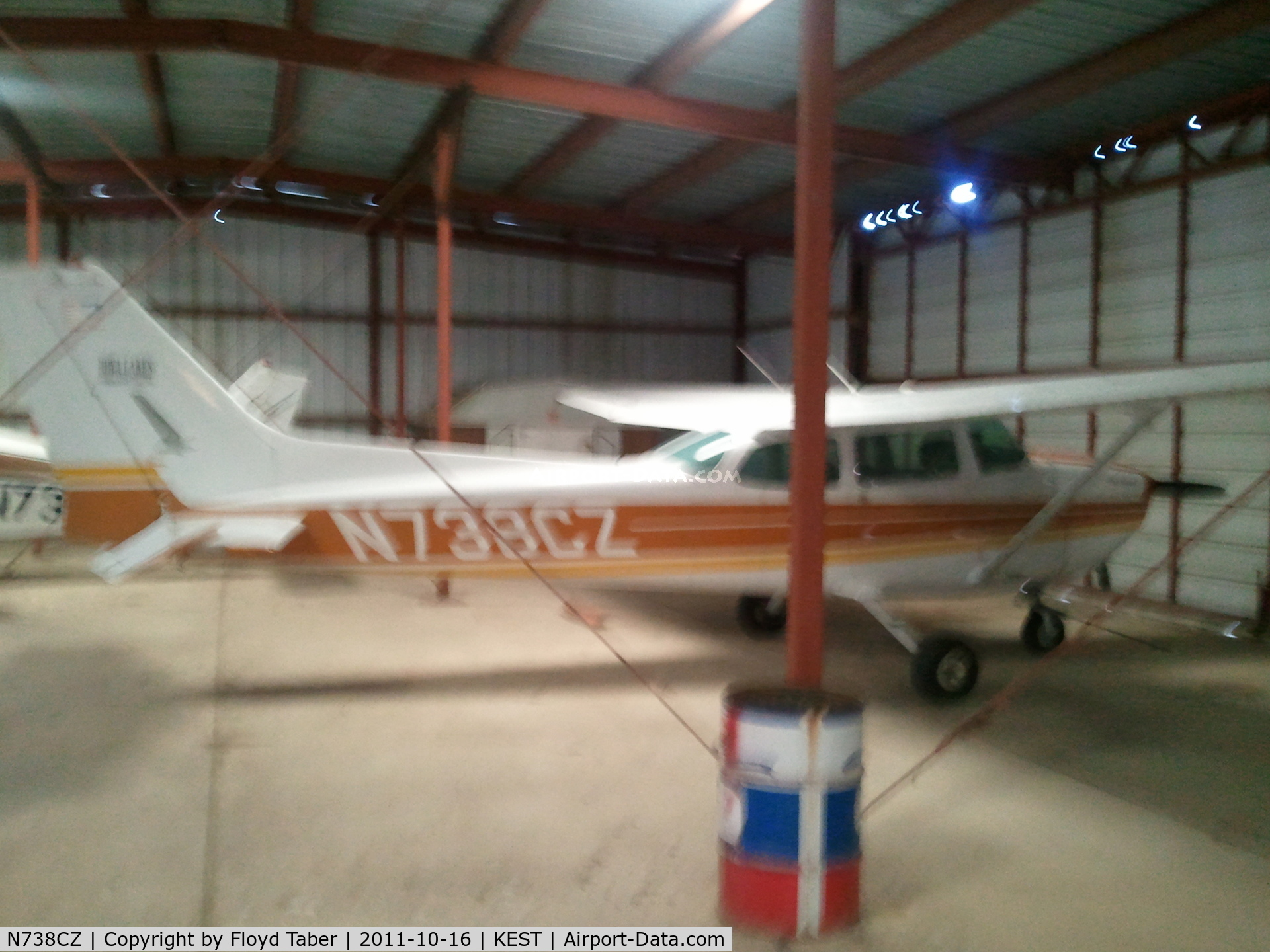 N738CZ, 1977 Cessna 172N C/N 17269884, in the hangar