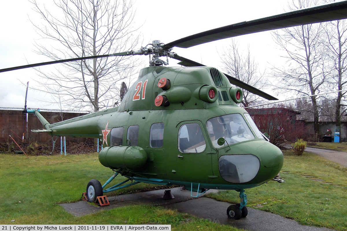 21, Mil Mi-2 C/N 513219103, At Aviomuzejs