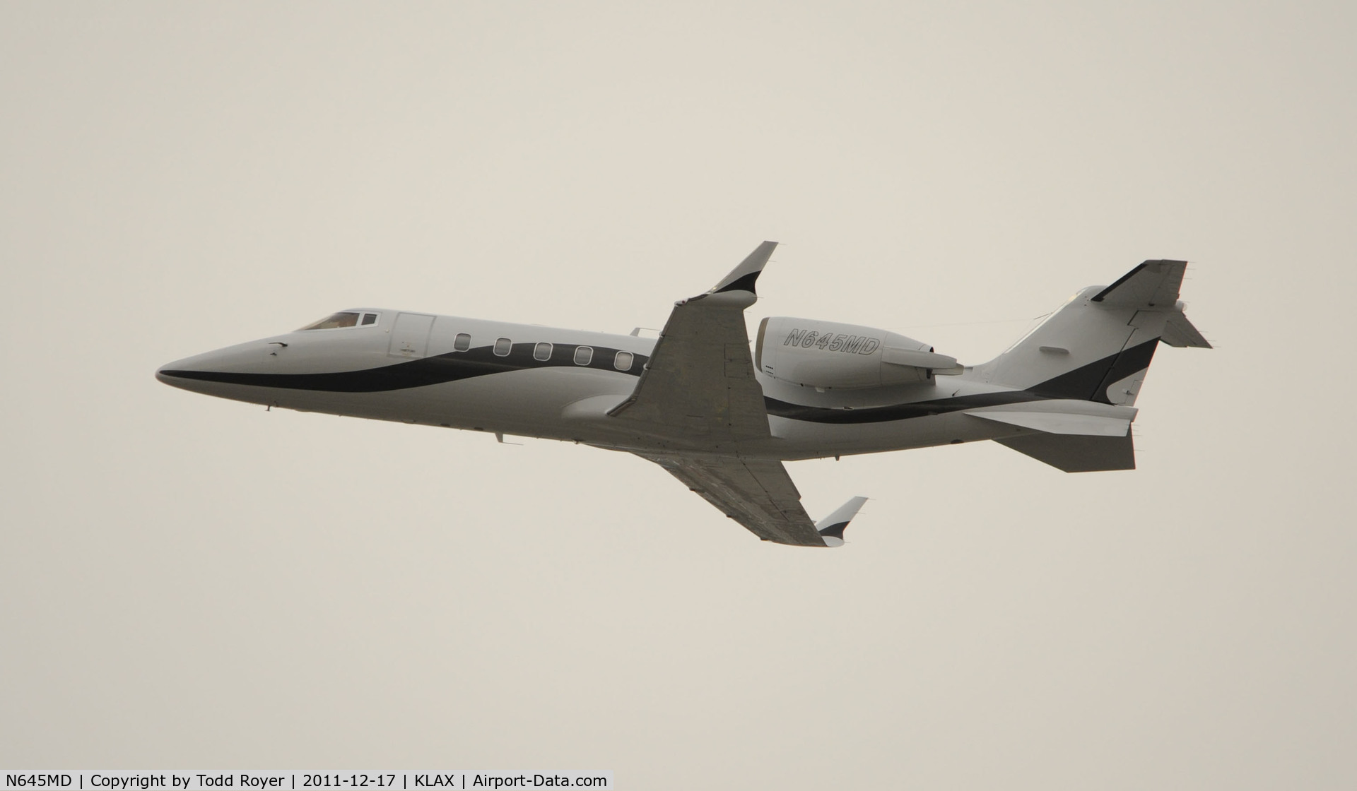 N645MD, 2002 Learjet 60 C/N 60-247, Departing LAX