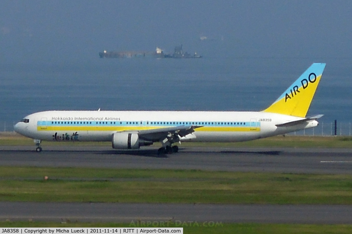 JA8358, 1992 Boeing 767-381/ER C/N 25616, At Haneda