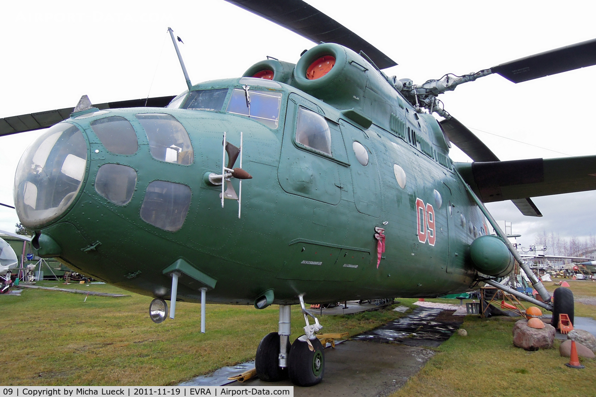 09, Mil Mi-6 Hook C/N 10680704W, At the Aviomuzejs, Riga