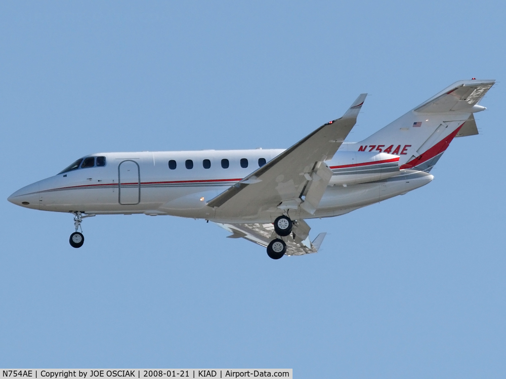 N754AE, 2005 Raytheon Hawker 850XP C/N 258754, Arriving at Dulles