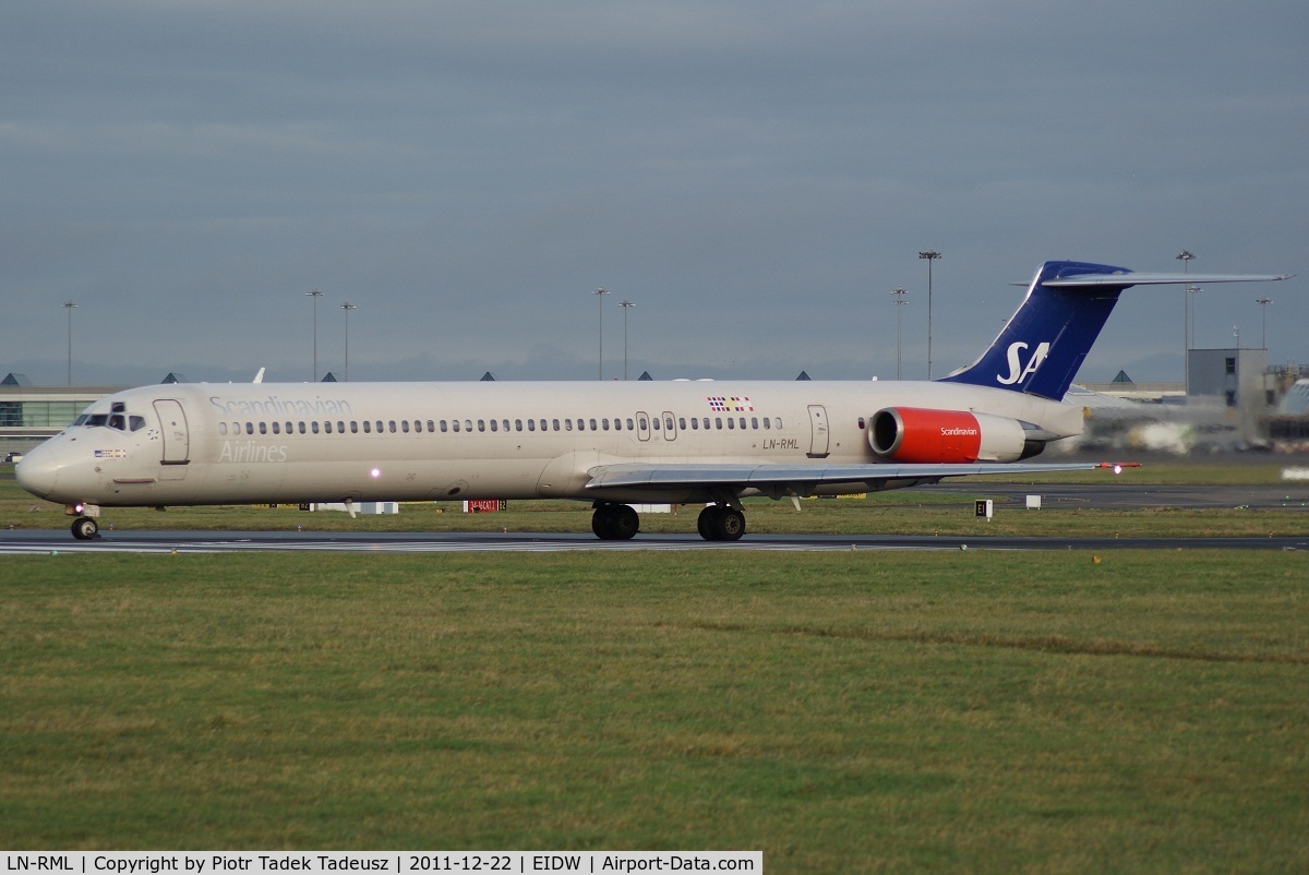 LN-RML, 1991 McDonnell Douglas MD-82 (DC-9-82) C/N 53002, Dublin