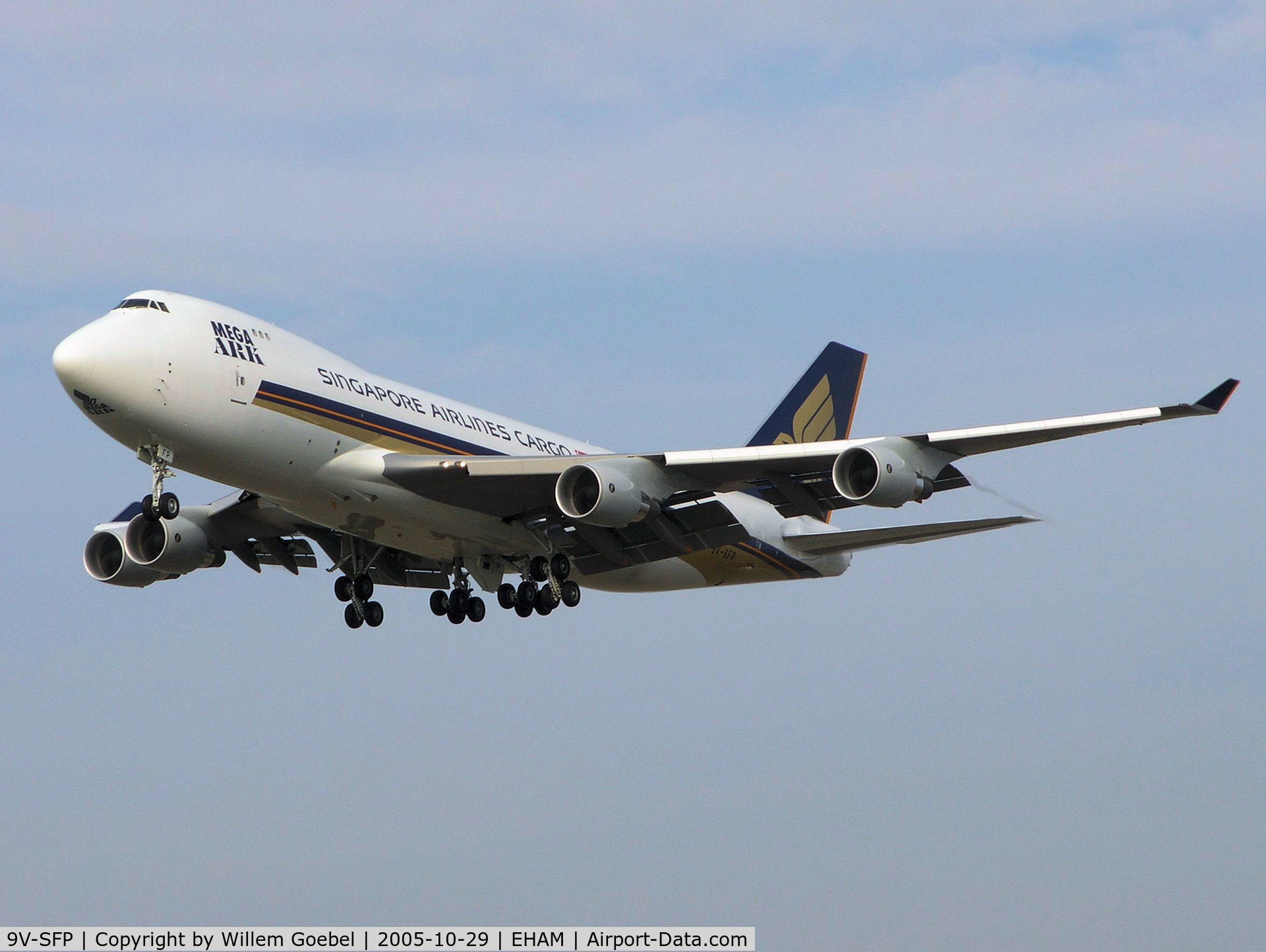 9V-SFP, 2005 Boeing 747-412F/SCD C/N 32902, Landing on runway C18 of Amsterdam Airport