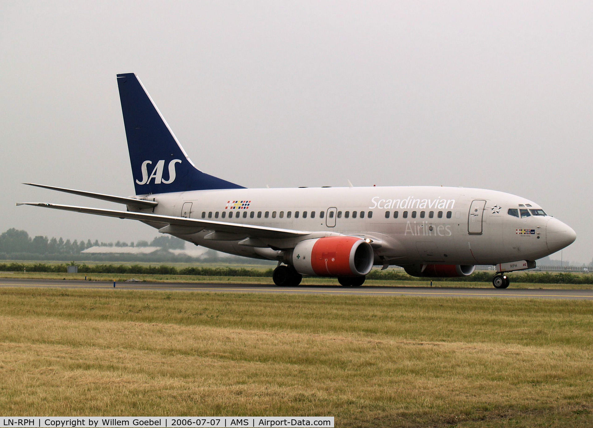 LN-RPH, 1999 Boeing 737-683 C/N 28605, Taxi to the gate of Amsterdam Airport