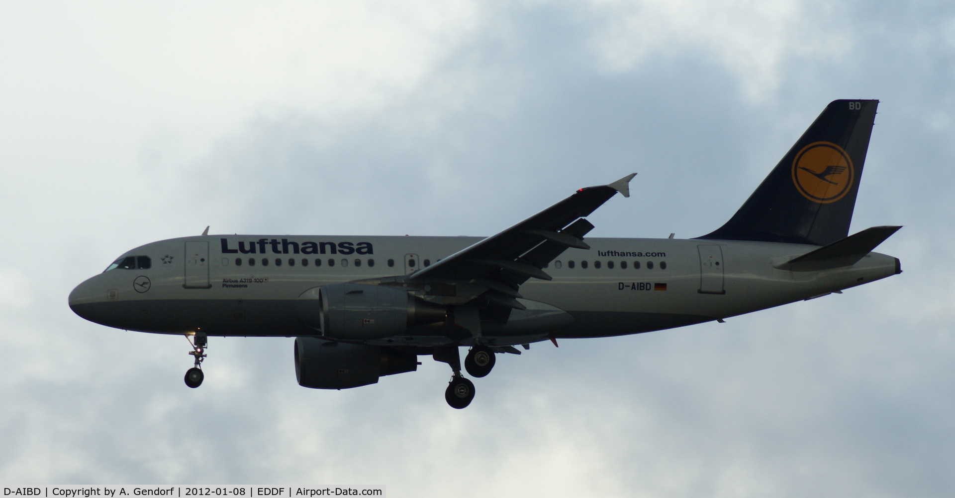 D-AIBD, 2010 Airbus A319-112 C/N 4455, Lufthansa, is landing at Frankfurt Int´l (EDDF)