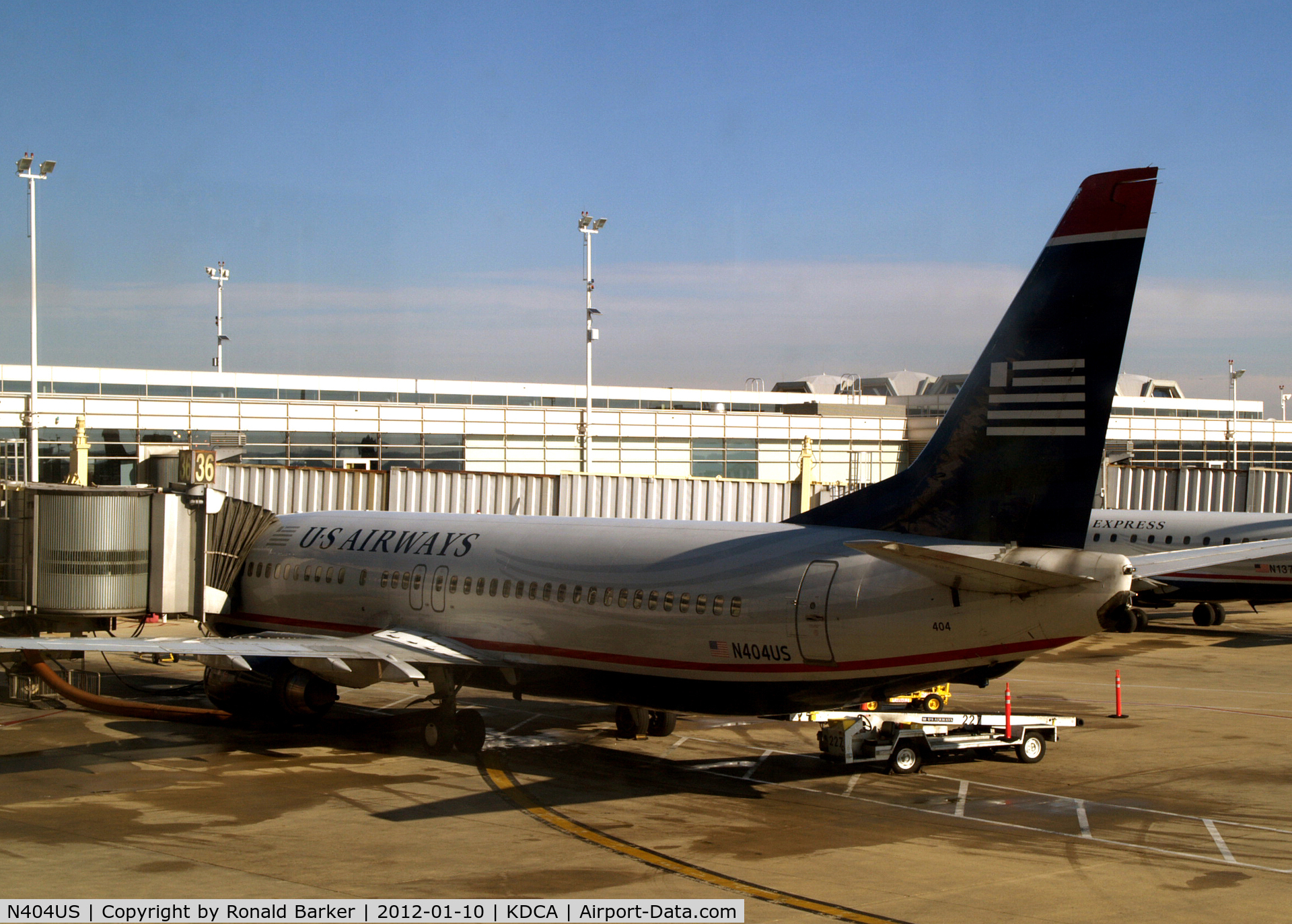 N404US, 1989 Boeing 737-401 C/N 23886, DCA, VA