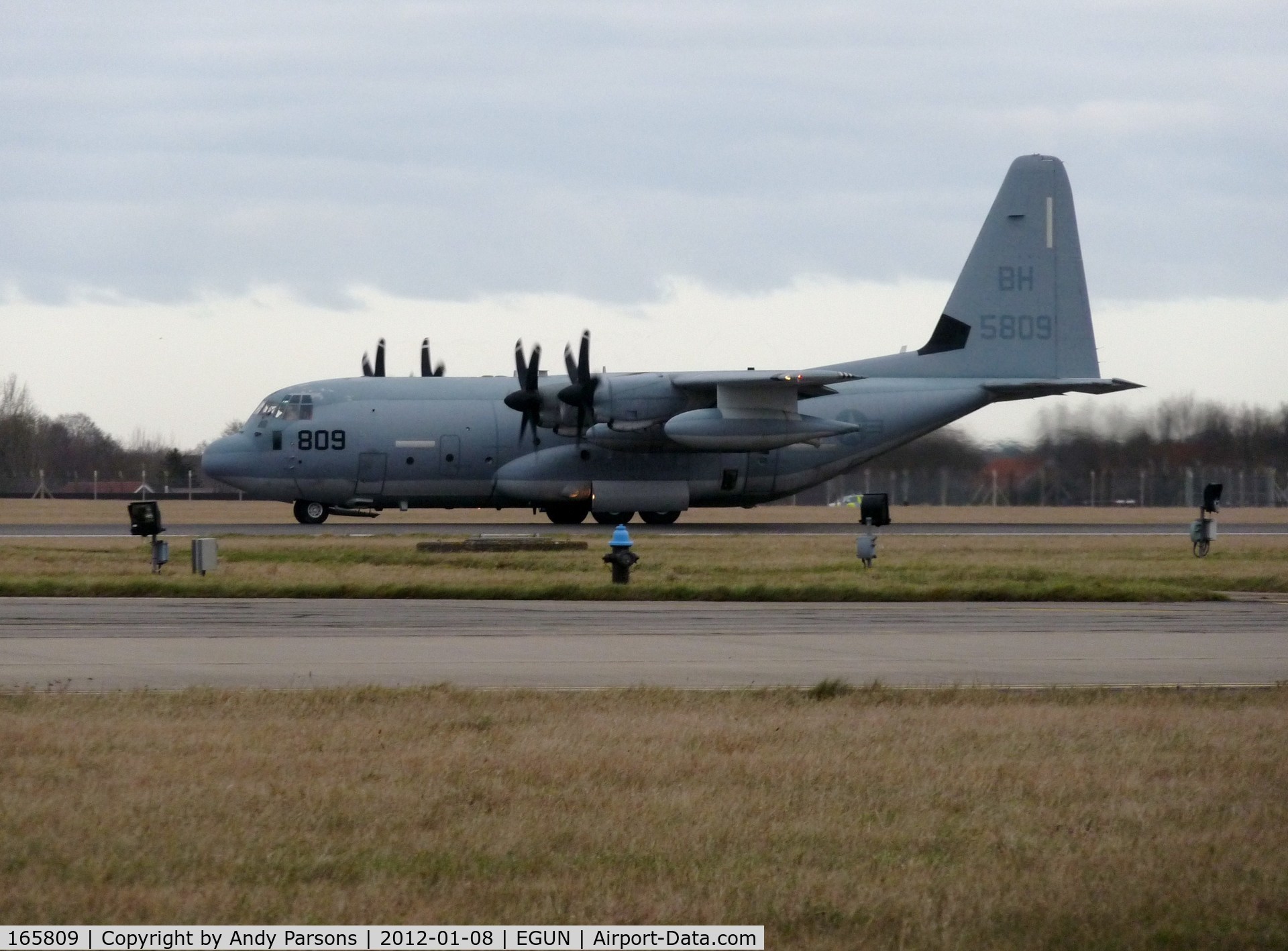 165809, 2001 Lockheed Martin KC-130J Hercules C/N 382-5508, Departing Mildenhall