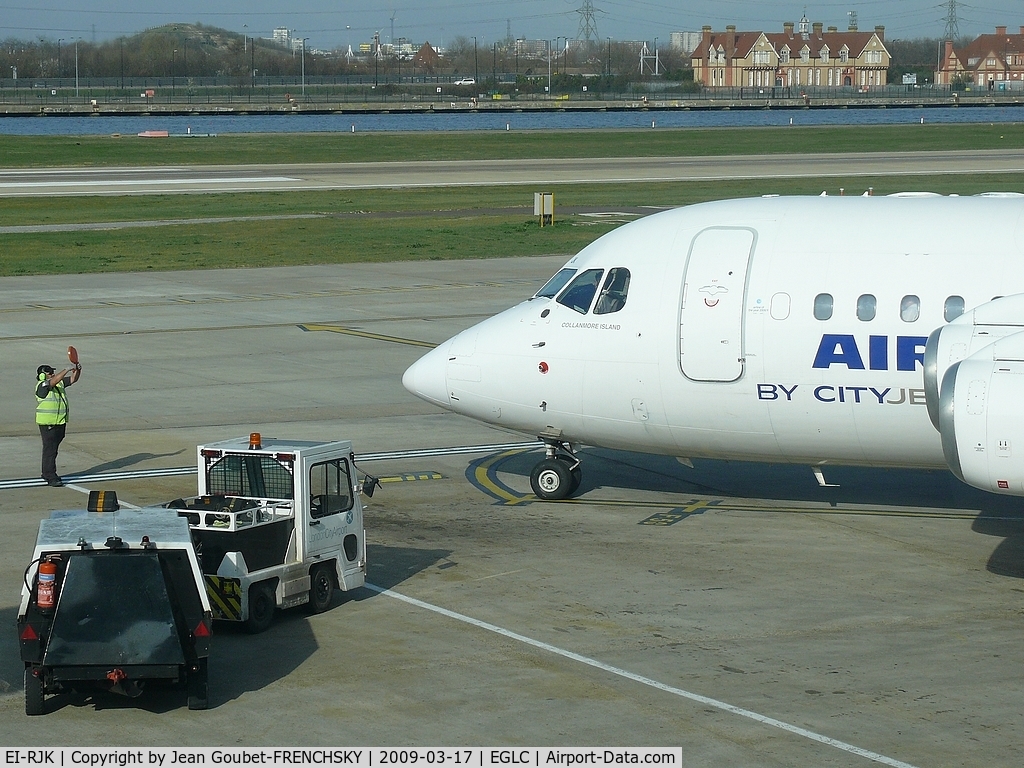 EI-RJK, 1999 British Aerospace Avro 146-RJ85A C/N E2348, ORY/LCY