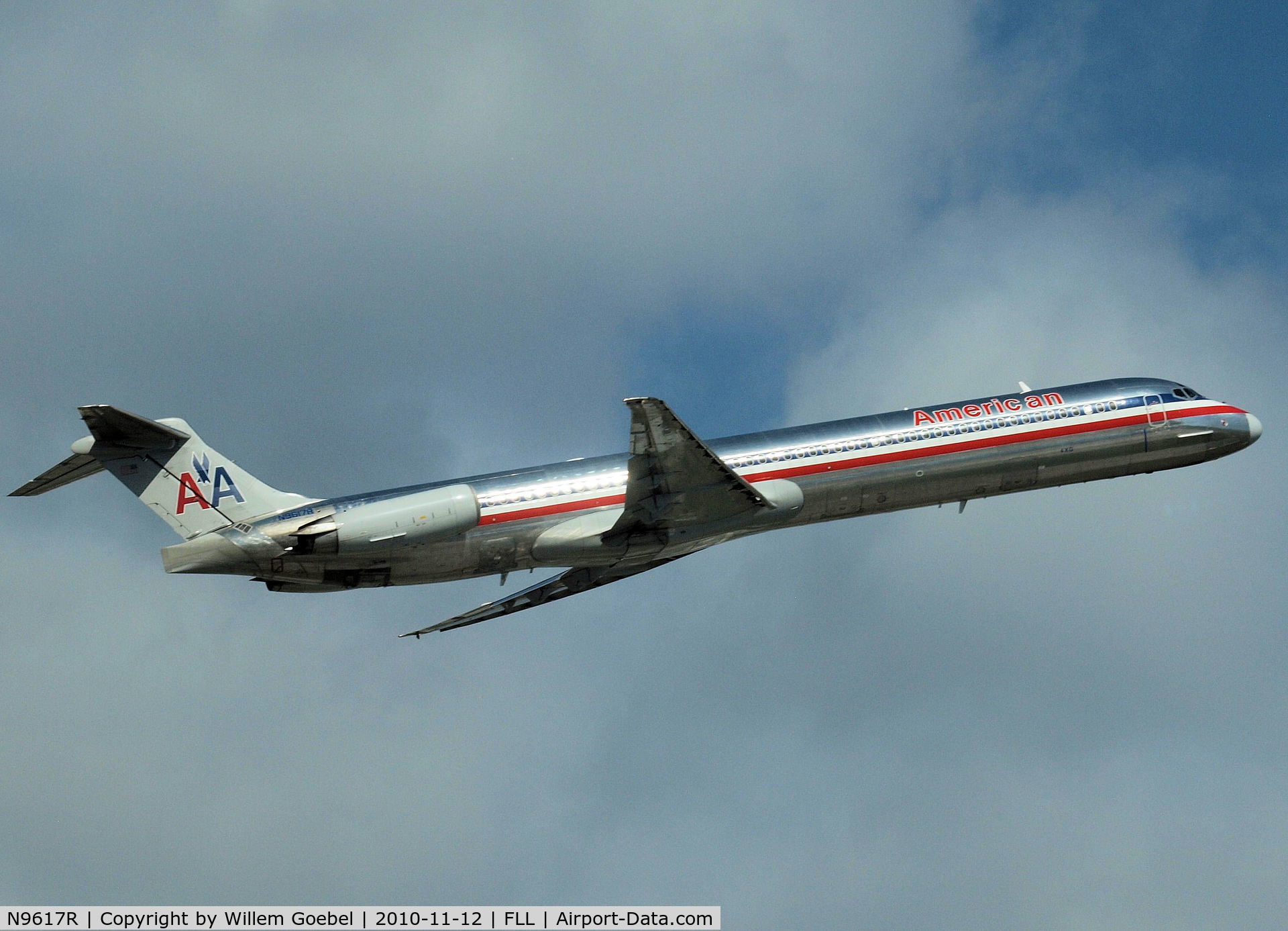 N9617R, 1997 McDonnell Douglas MD-83 (DC-9-83) C/N 53564, Take off from Frt Lauderdale