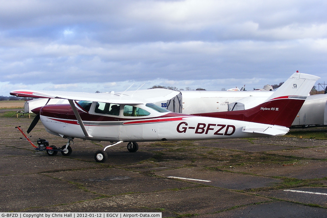 G-BFZD, 1978 Reims FR182 Skylane RG C/N 0010, based at Sleap