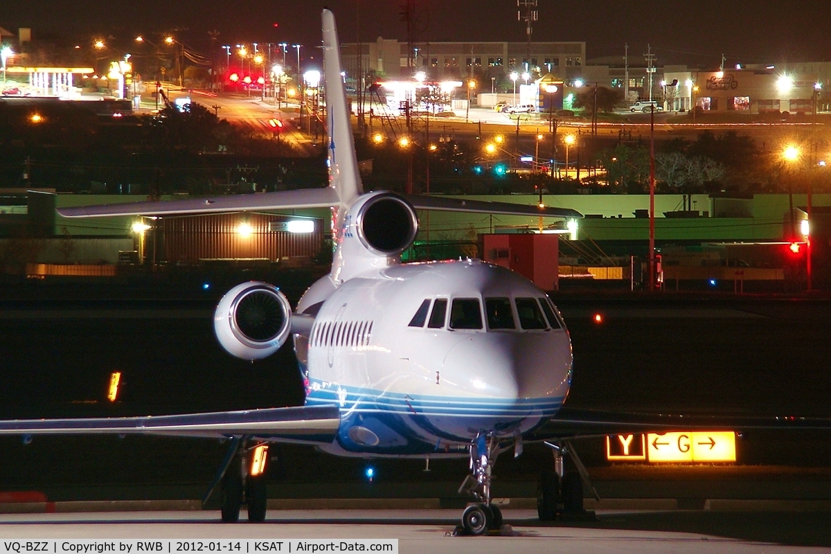 VQ-BZZ, 1990 Dassault Falcon 900 C/N 87, Parked