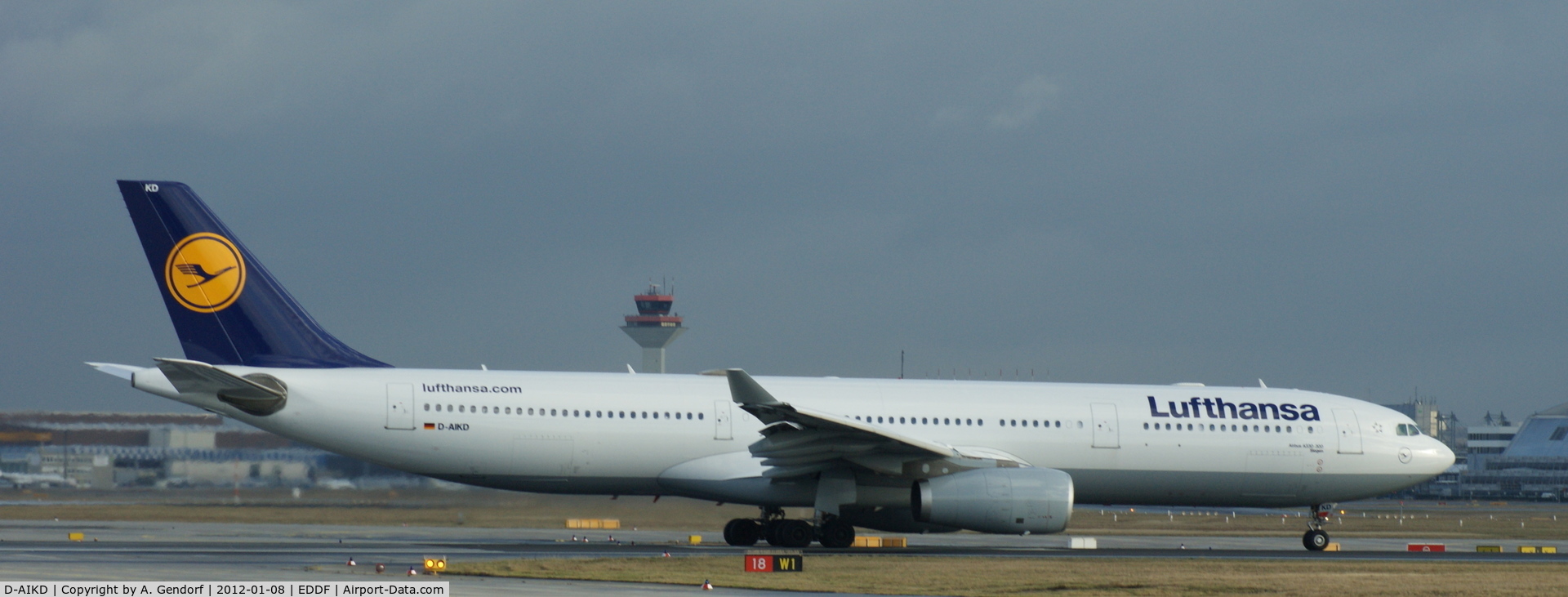 D-AIKD, 2004 Airbus A330-343X C/N 629, Lufthansa, waiting on runway 18 for departure at Frankfurt Int´l (EDDF)