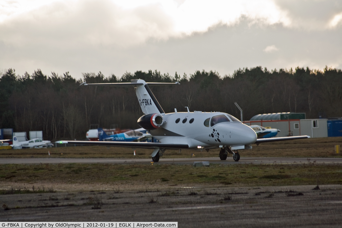 G-FBKA, 2008 Cessna 510 Citation Mustang Citation Mustang C/N 510-0096, Taxying for take-off RW25