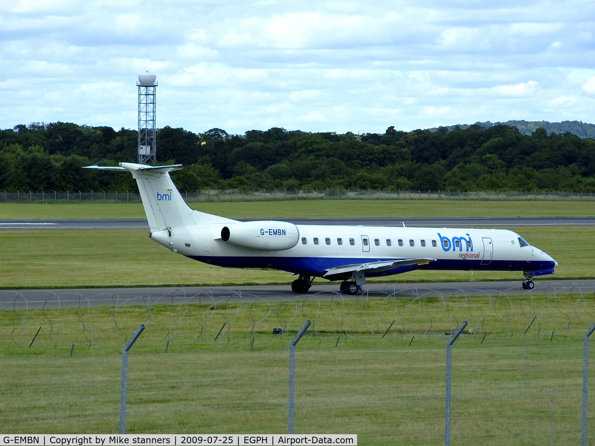 G-EMBN, 2000 Embraer EMB-145EP (ERJ-145EP) C/N 145201, BMI Regional ERJ-145EP At EDI