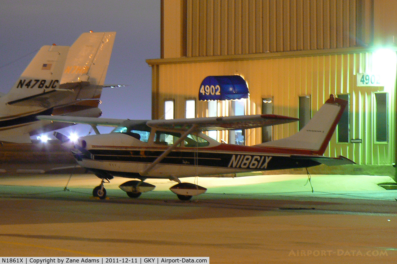 N1861X, 1964 Cessna 182H Skylane C/N 18255961, At Arlington Municipal Airport