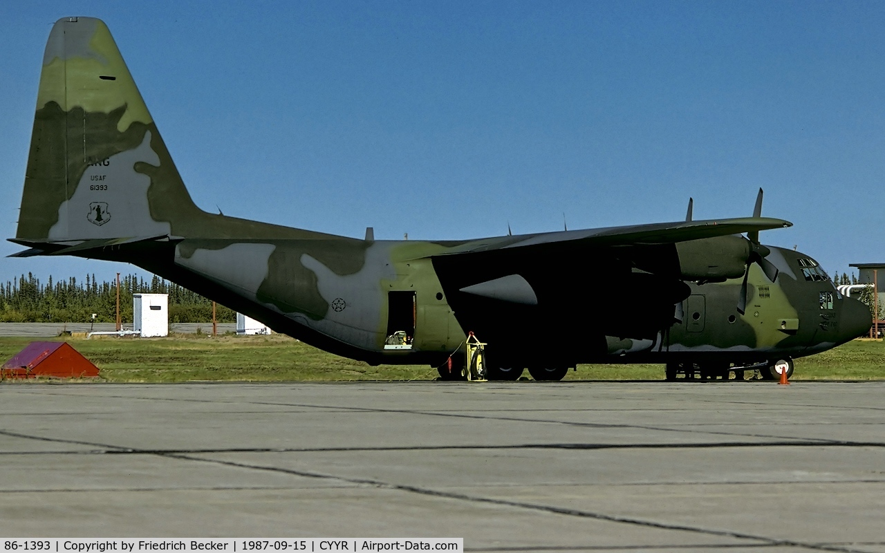 86-1393, 1986 Lockheed C-130H Hercules C/N 382-5096, transient at Goose Bay