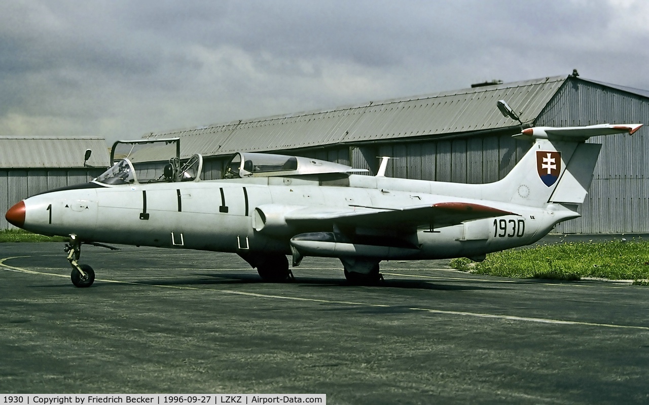 1930, 1966 Aero L-29 Delfin C/N 691930, static display