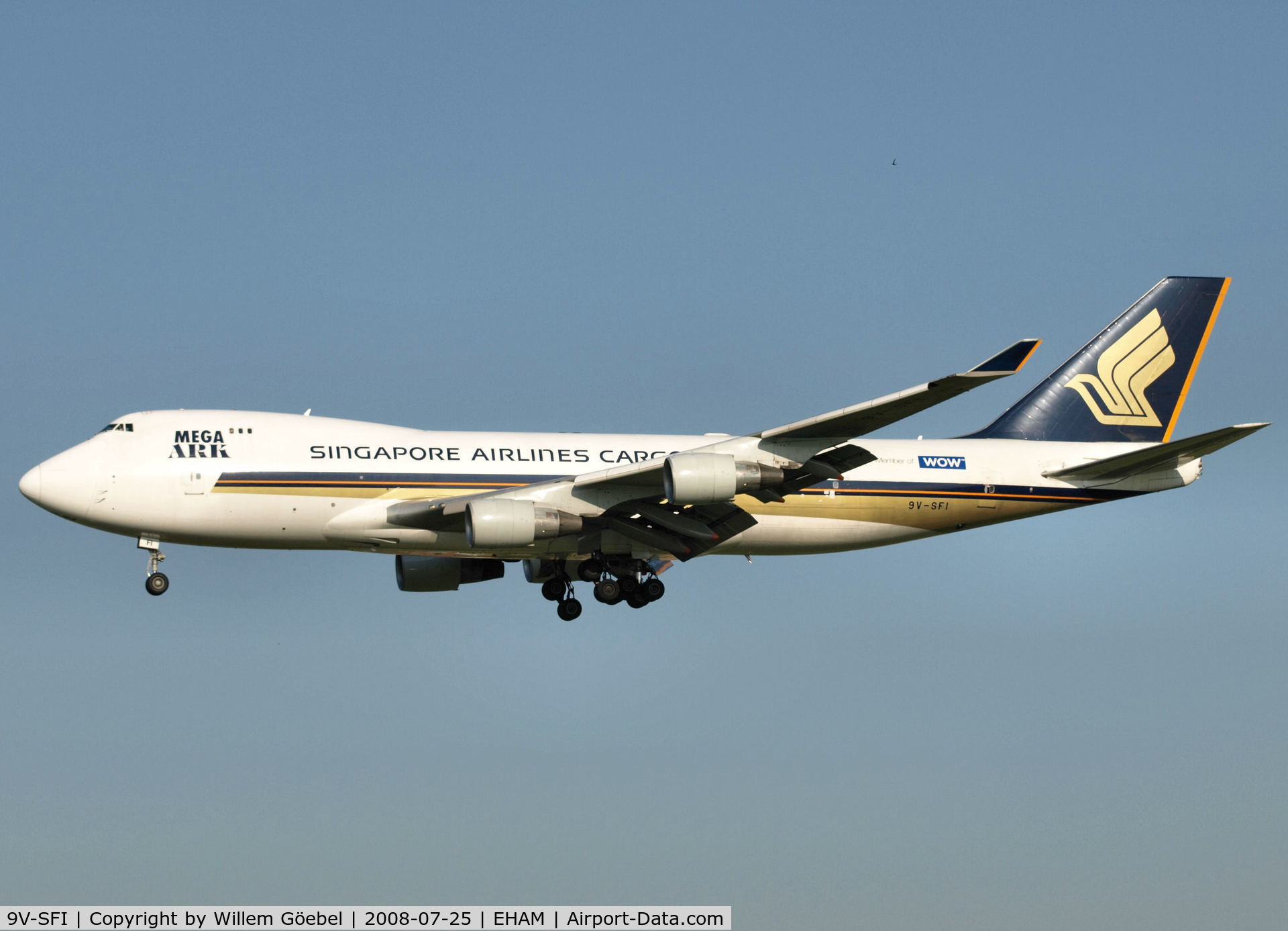 9V-SFI, 2000 Boeing 747-412F/SCD C/N 28027, Landing on runway C18 of Schiphol Airport
