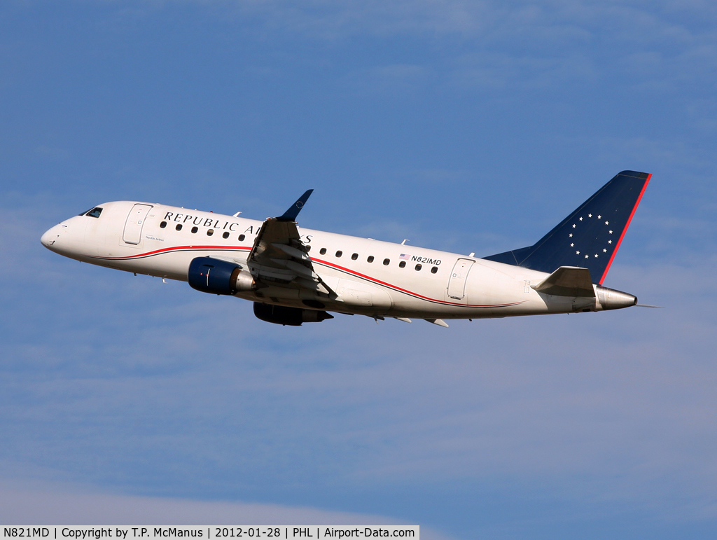 N821MD, 2004 Embraer 170SU (ERJ-170-100SU) C/N 17000042, Republic Airlines RJ-170 Climbing out from 27L at PHL>