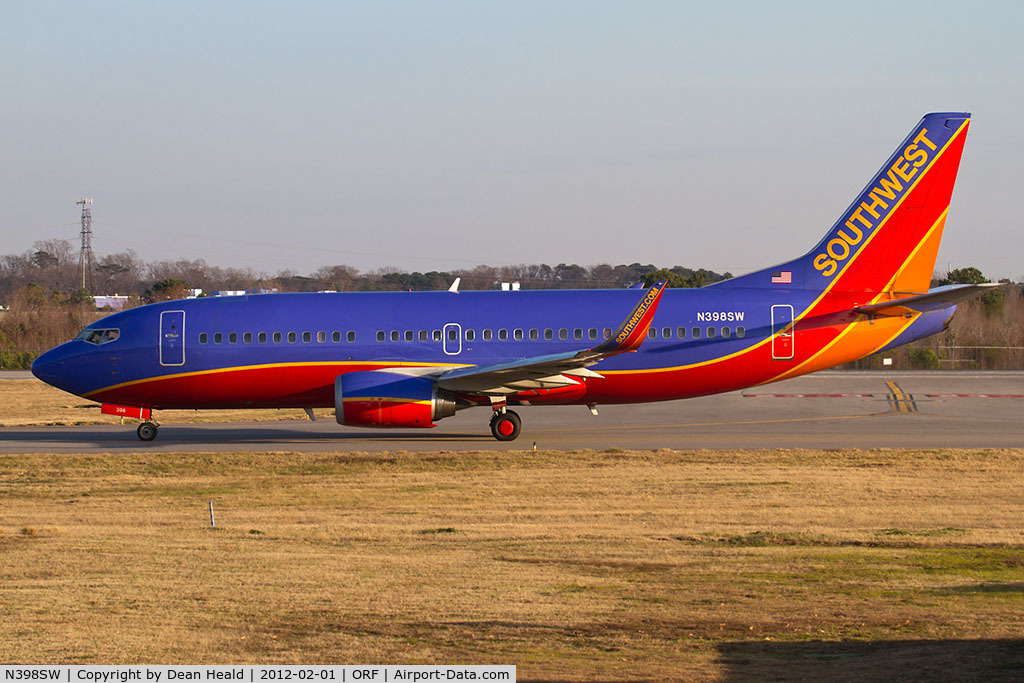 N398SW, 1995 Boeing 737-3H4 C/N 27692, Southwest Airlines N398SW (FLT SWA2015) taxiing to RWY 23 for departure to Jacksonville Int'l (KJAX).