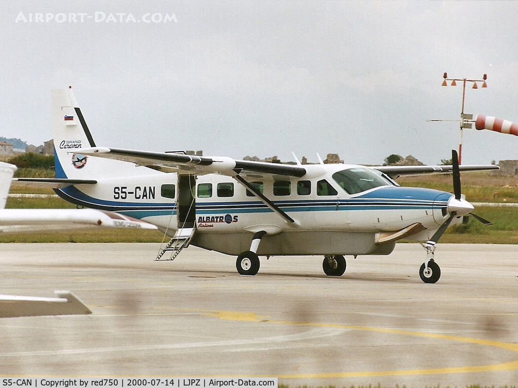 S5-CAN, 2000 Cessna 208B C/N 208B0810, Photograph by Edwin van Opstal with permission. Scanned from a color print.