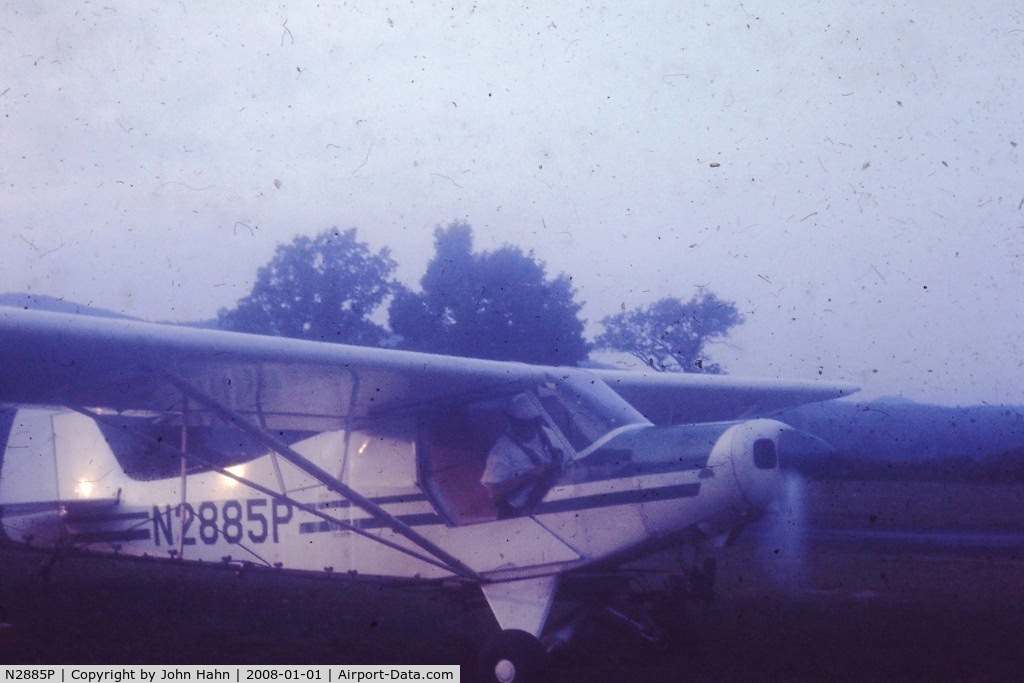 N2885P, 1954 Piper PA-18A 150 Super Cub C/N 18-4482, Bud Confer in 1969 at Stanton Field in New Paltz NY.  He used the Super Cub for Agricultural Spraying and dusting in NY.