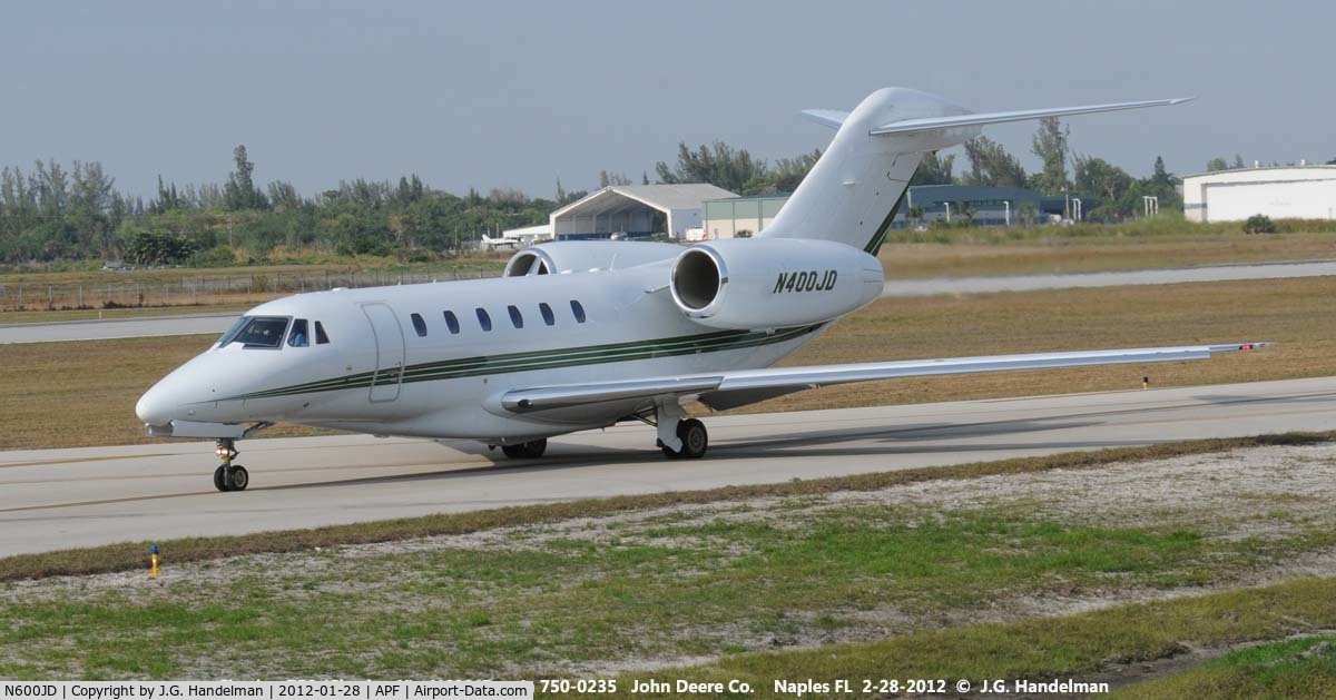 N600JD, 2001 Gulfstream Aerospace G-V C/N 640, taxiing