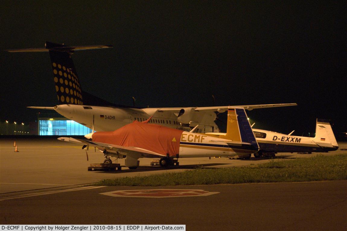 D-ECMF, Reims FR172K Hawk XP C/N 0773, Night shot with sleepyhead.....