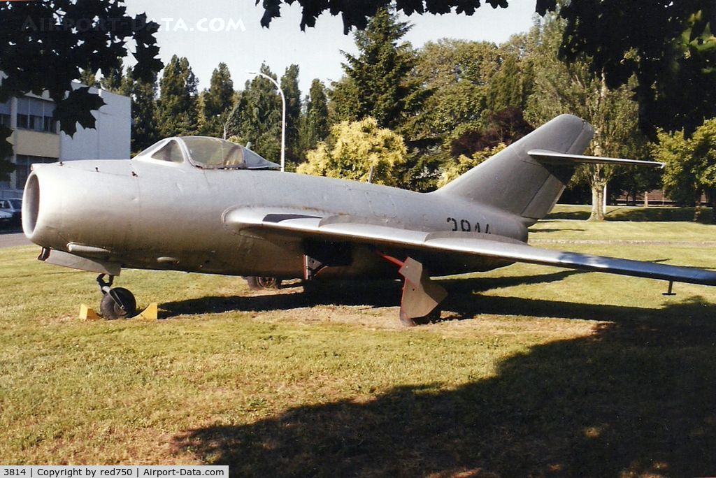 3814, Mikoyan-Gurevich MiG-15bis C/N 62384, Photograph by Edwin van Opstal with permission. Scanned from a color print. On static display at Supaero School, Toulouse Town, France