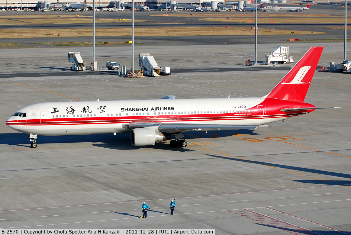 B-2570, Boeing 767-36D C/N 27941, NikonD40+TAMRON SP AF 70-200mm F/2.8 Di LD [IF]