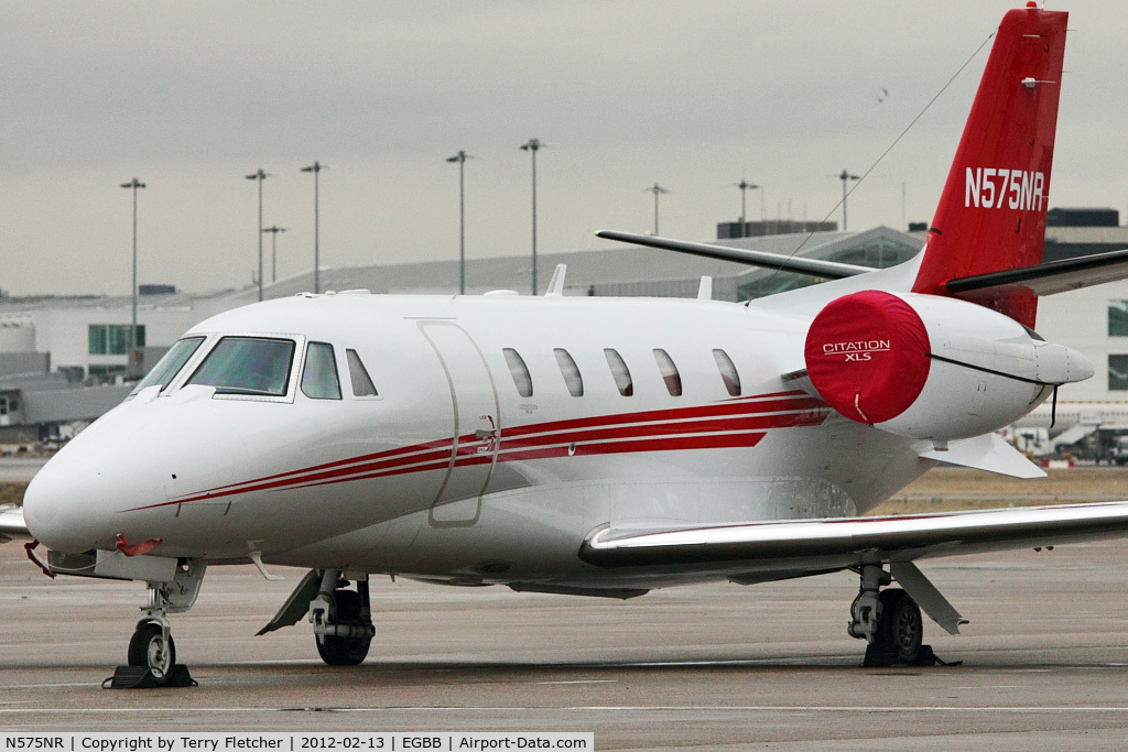N575NR, 2008 Cessna 560XL C/N 560-5759, Unable to get into Wellesbourne because of snow,
this 2008 Cessna 560XL, c/n: 560-5759 diverted to Birmingham and was photographed on the Elmdon ramp