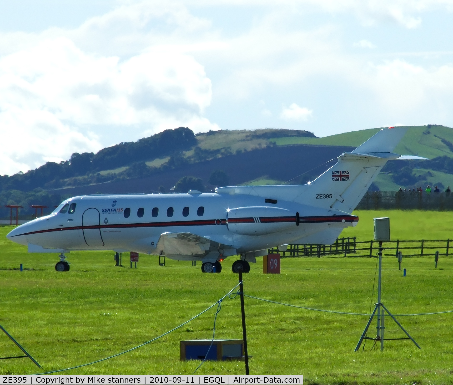 ZE395, British Aerospace BAe-125 CC.3 C/N 257205, 32sqn BAe 125 taxiiing out for departure at Leuchars airshow 2010