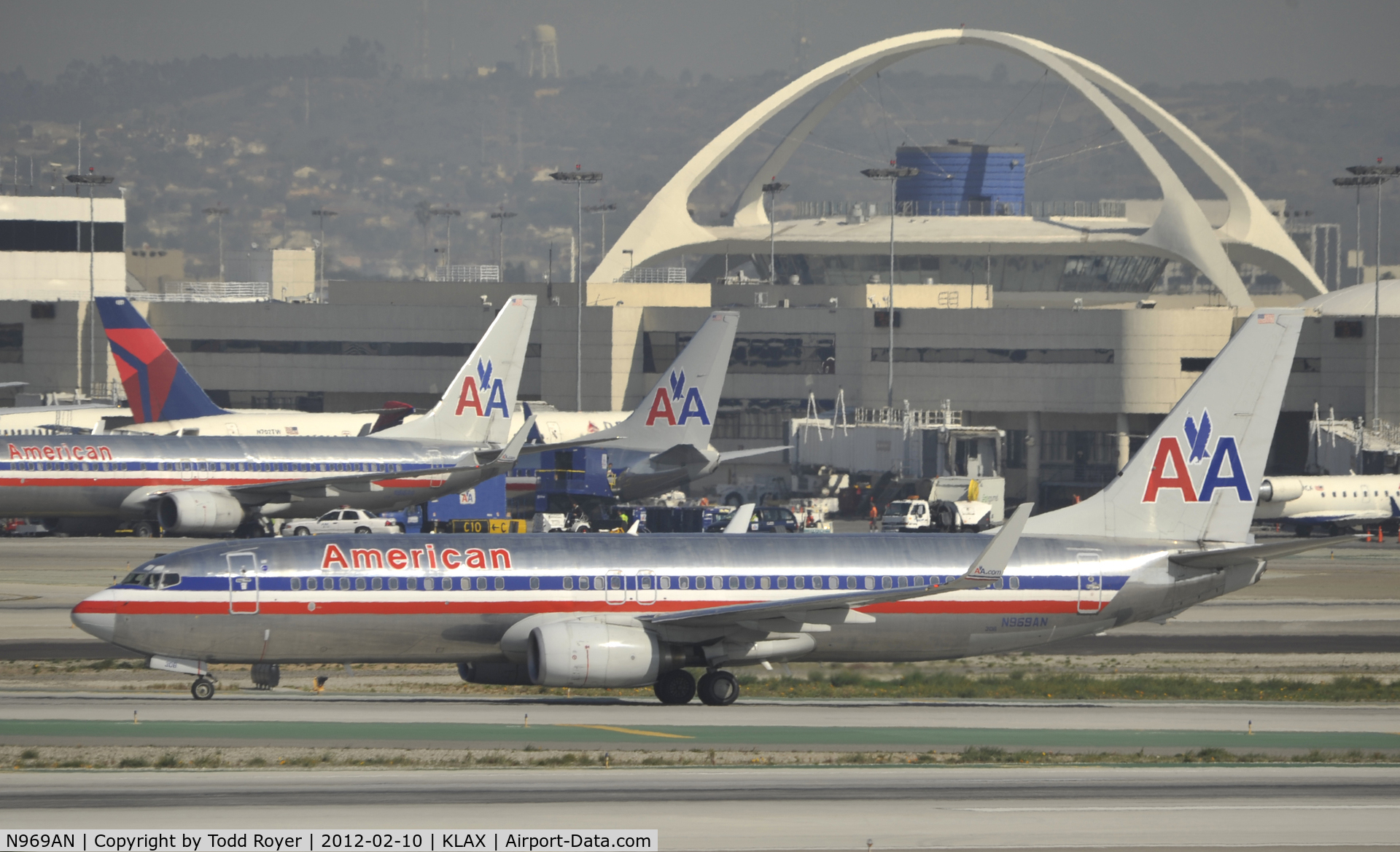 N969AN, 2001 Boeing 737-823 C/N 29546, Just arrived at LAX on 25L