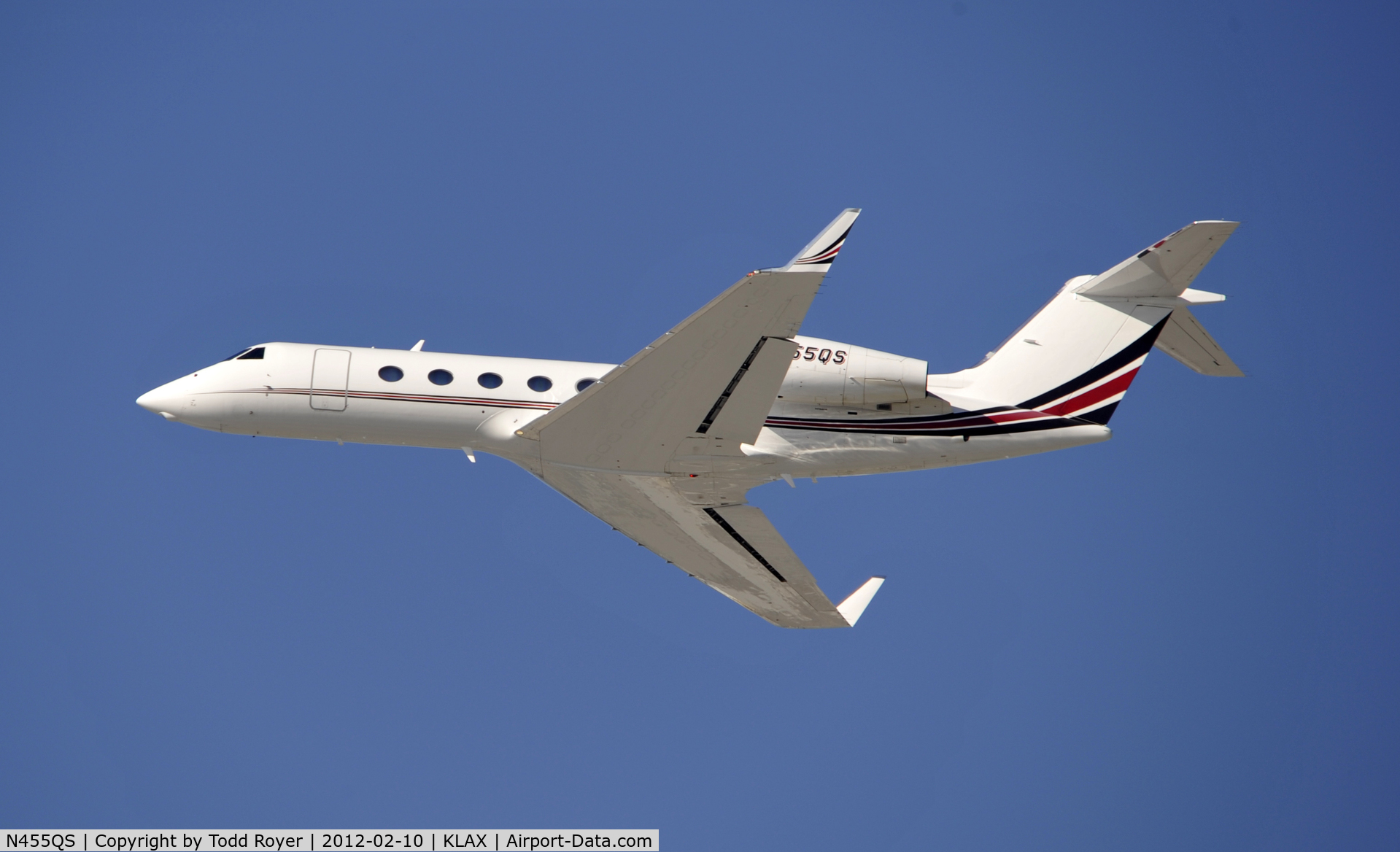 N455QS, 2007 Gulfstream Aerospace GIV-X (G450) C/N 4074, Departing LAX on 25R