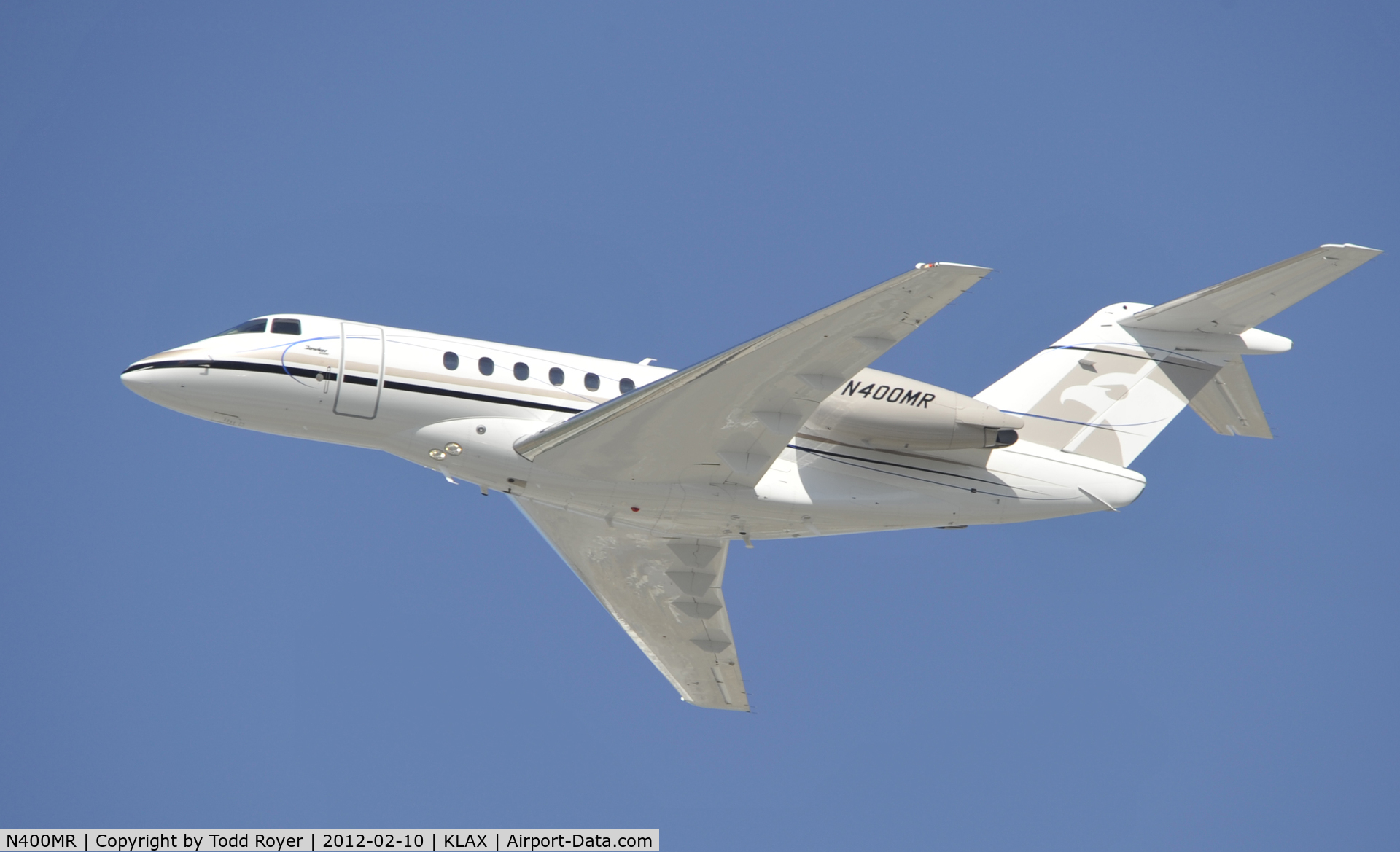 N400MR, 2008 Hawker Beechcraft 4000 C/N RC-12, Departing LAX on 25L