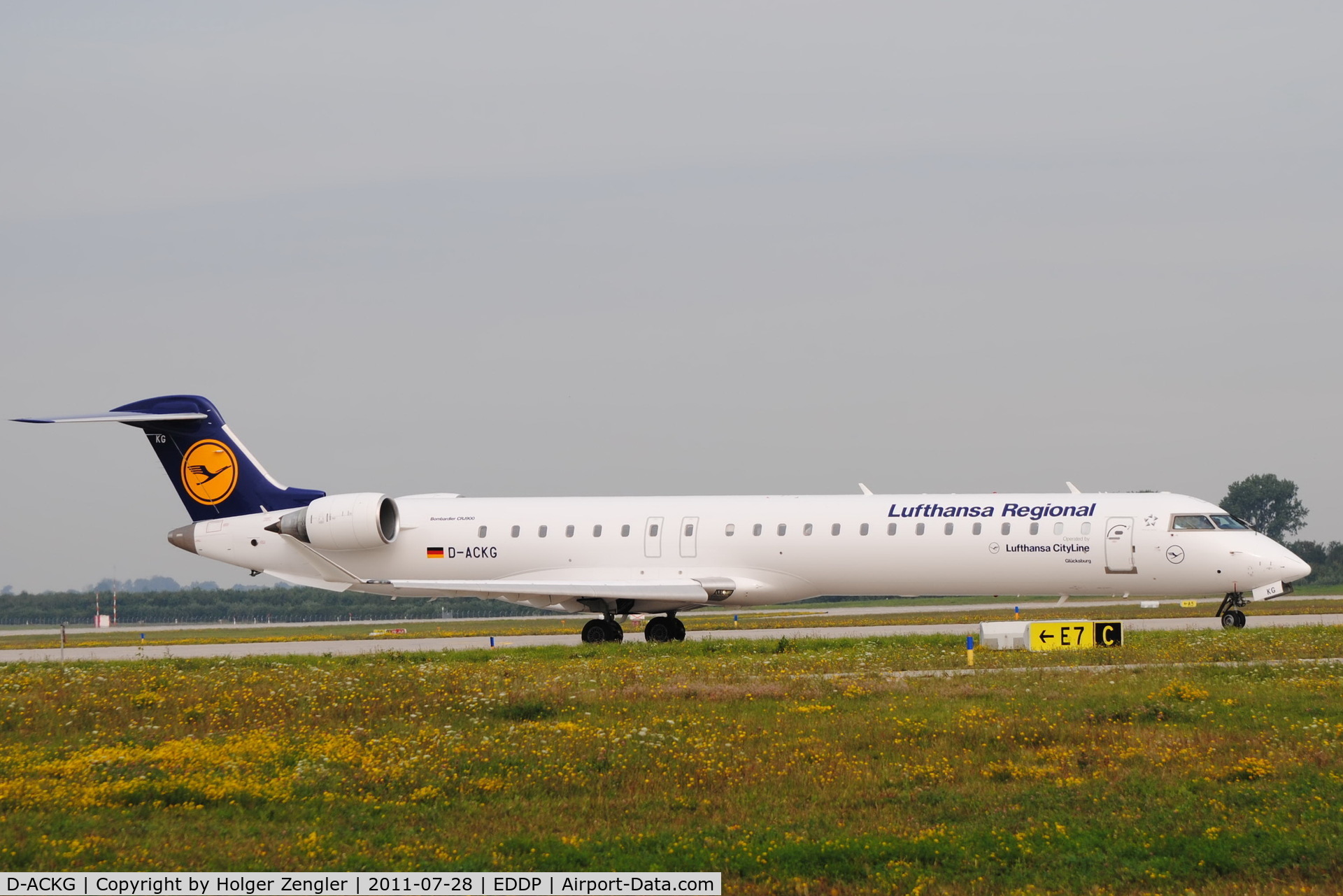 D-ACKG, 2006 Bombardier CRJ-900LR (CL-600-2D24) C/N 15084, Lining up for return to DUS.....