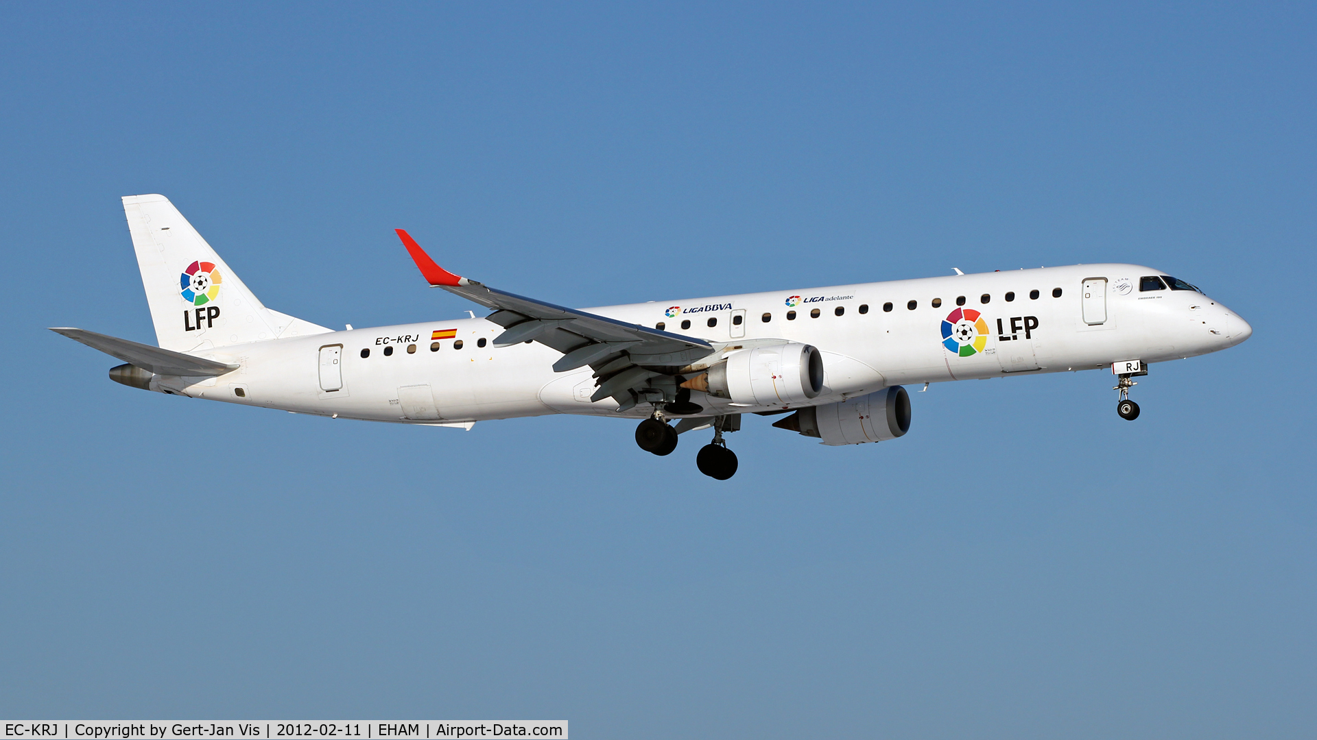 EC-KRJ, 2008 Embraer 195LR (ERJ-190-200LR) C/N 19000196, finals rw 06 AMS