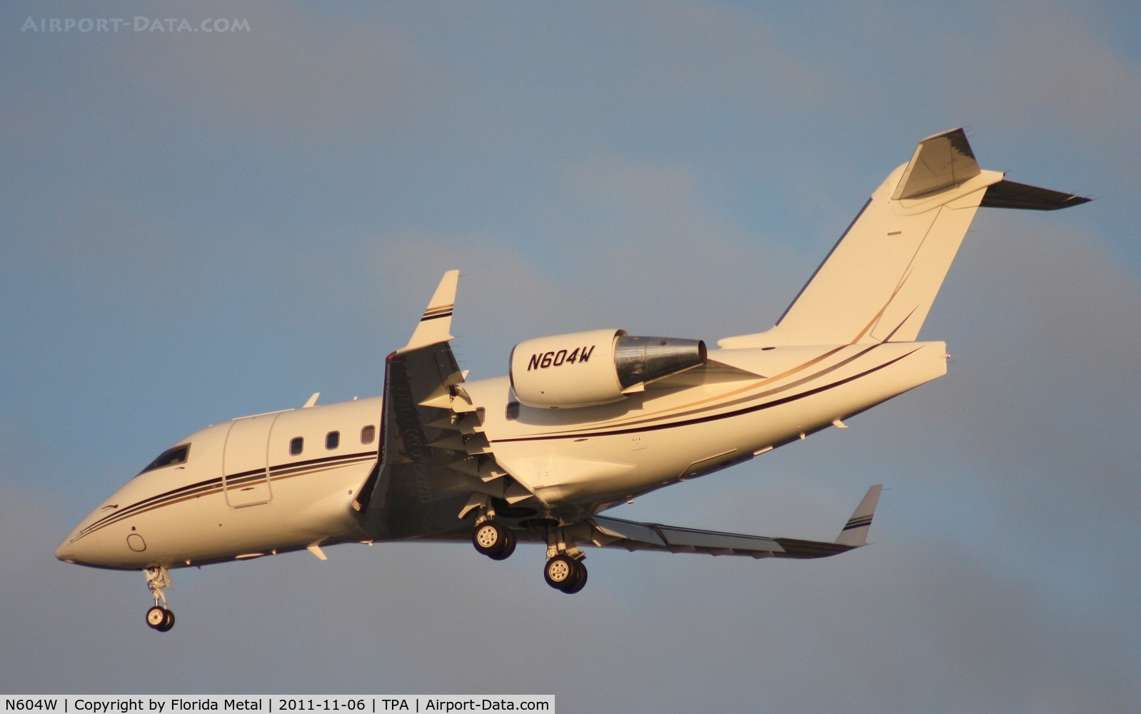 N604W, 1999 Bombardier Challenger 604 (CL-600-2B16) C/N 5421, Challenger 604