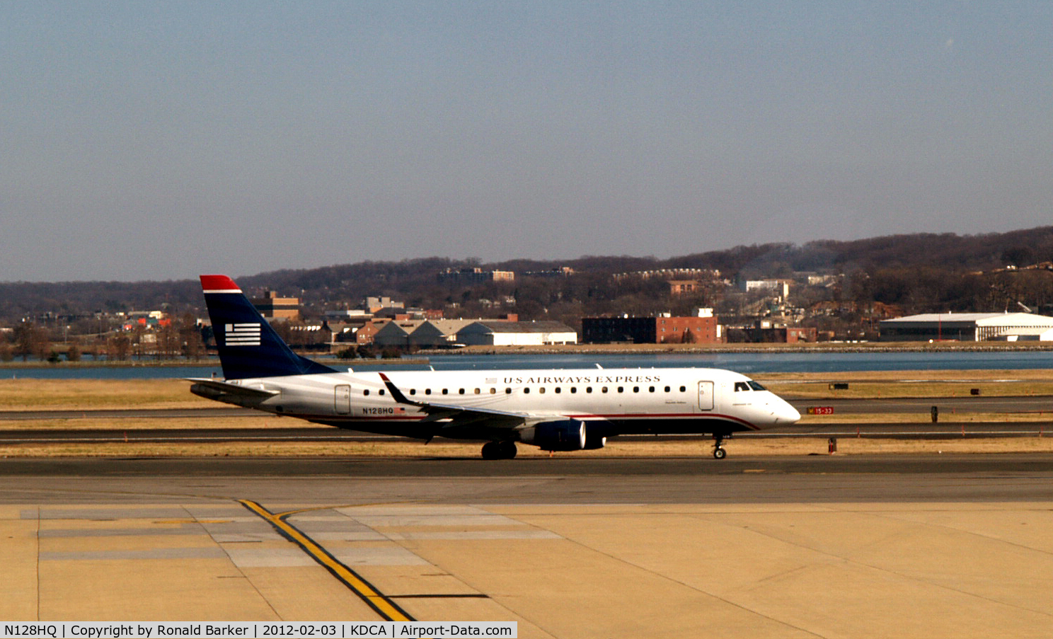 N128HQ, 2008 Embraer 175LR (ERJ-170-200LR) C/N 17000208, Taxi DCA, VA