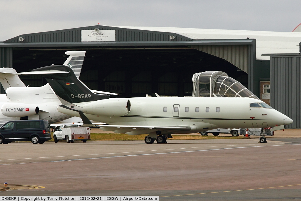 D-BEKP, 2009 Bombardier Challenger 300 (BD-100-1A10) C/N 20275, 2009 Bombardier Challenger 300, c/n: 20275 at Luton