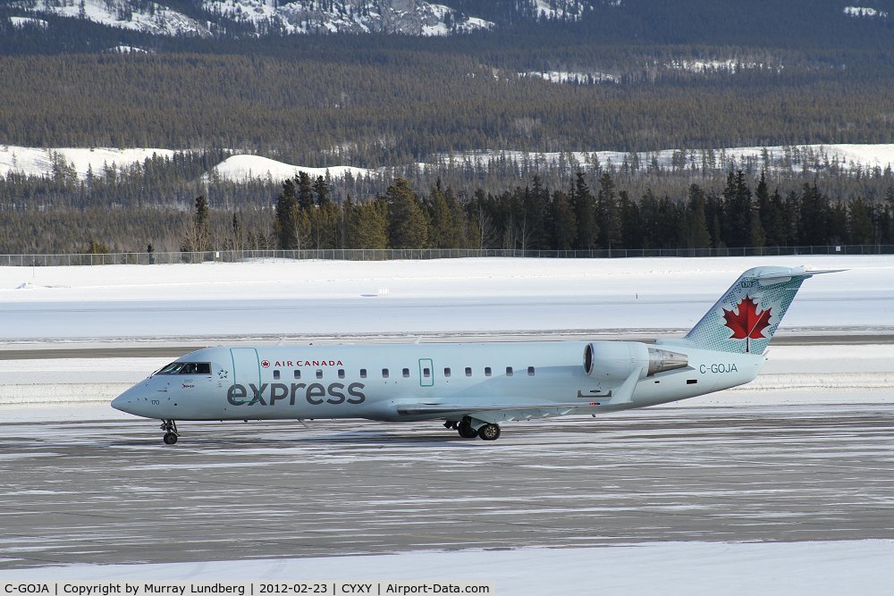 C-GOJA, 2005 Bombardier CRJ-200ER (CL-600-2B19) C/N 8009, In her fresh Air Canada Express colours.