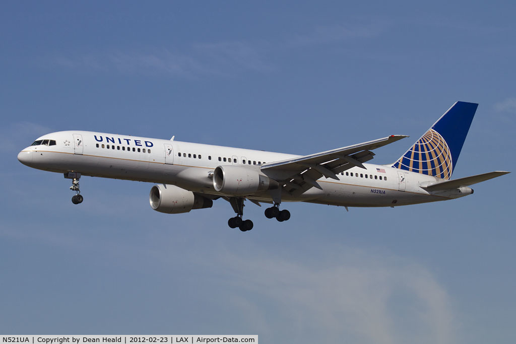 N521UA, 1990 Boeing 757-222 C/N 24891, United Airlines N521UA (FLT UAL945) from Chicago O'Hare Int'l (KORD) on short final to RWY 25L.