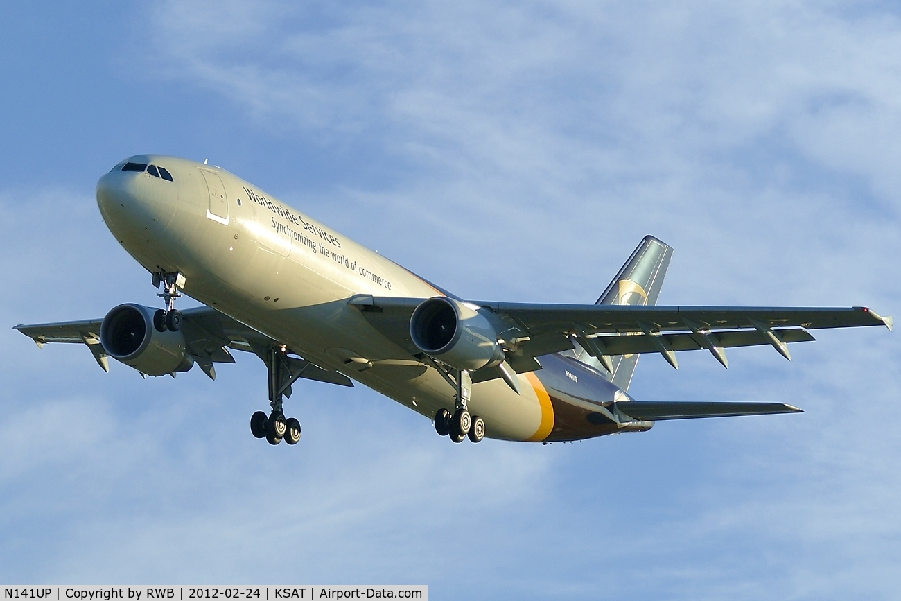 N141UP, 2002 Airbus A300F4-622R C/N 0824, On approach runway 3