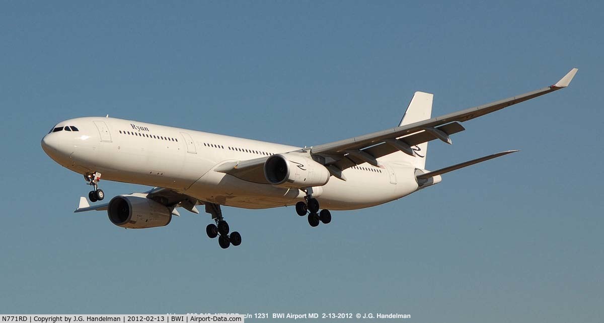 N771RD, 2011 Airbus A330-343 C/N 1231, final approach to 33L