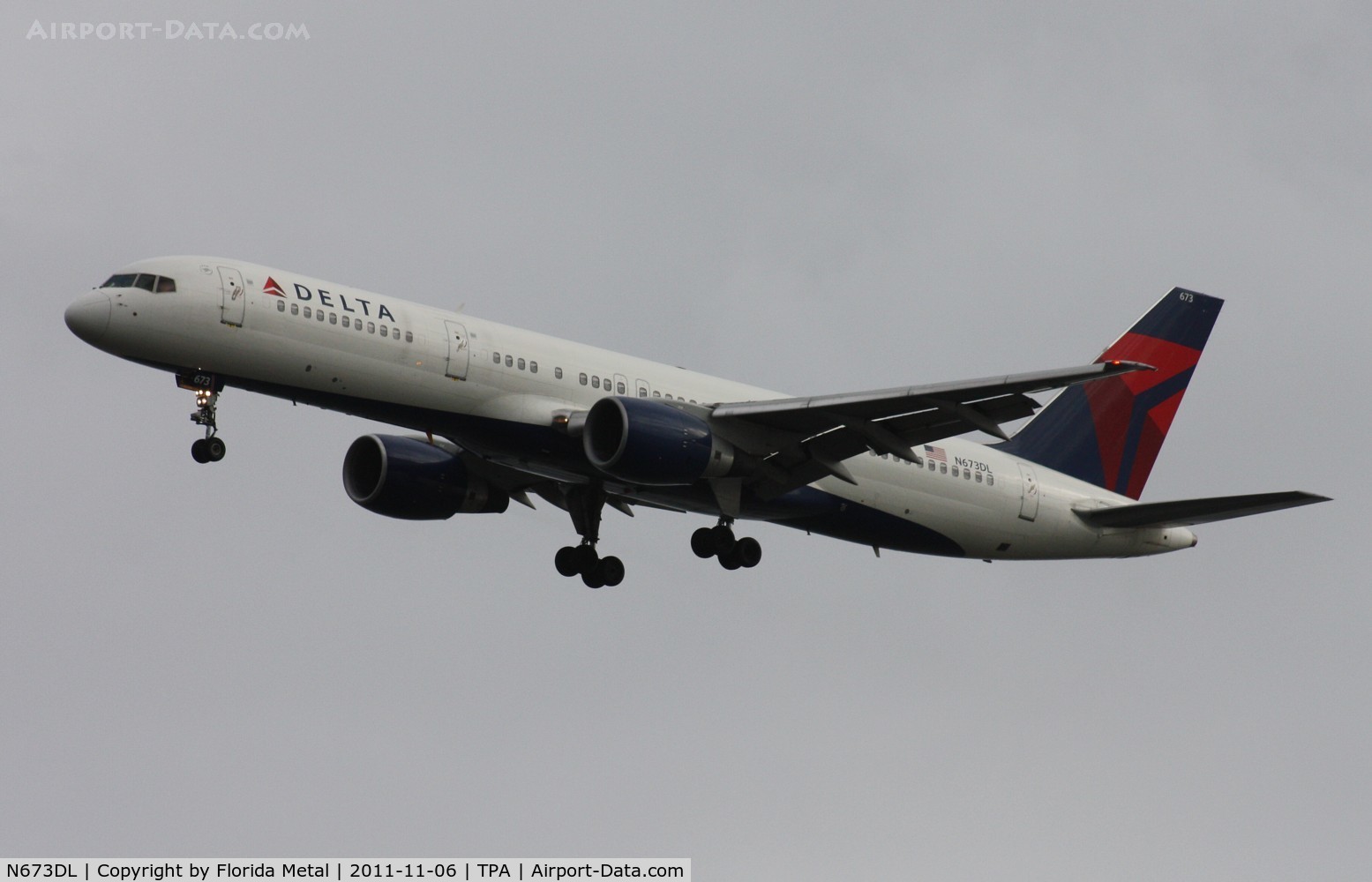 N673DL, 1992 Boeing 757-232 C/N 25978, Delta 757 doing Kai Tak style approach at TPA due to nearby MacDill Air Show
